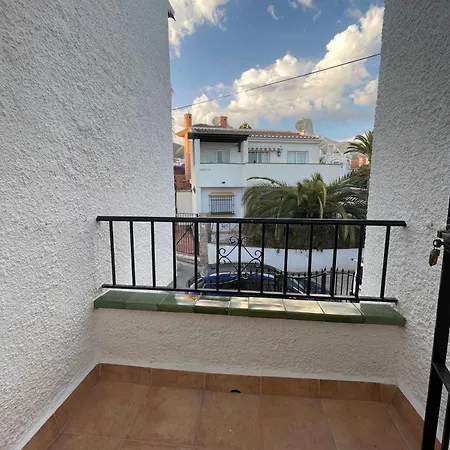 빌라 Con Jardin Y Piscina Privada Zona Burriana 네르하