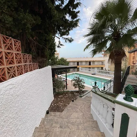 빌라 Con Jardin Y Piscina Privada Zona Burriana 네르하